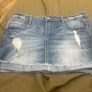 Dollhouse Jean skirt size 7
